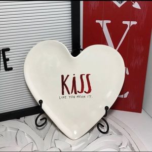 Rae Dunn Heart Plate “Kiss Like you mean it”